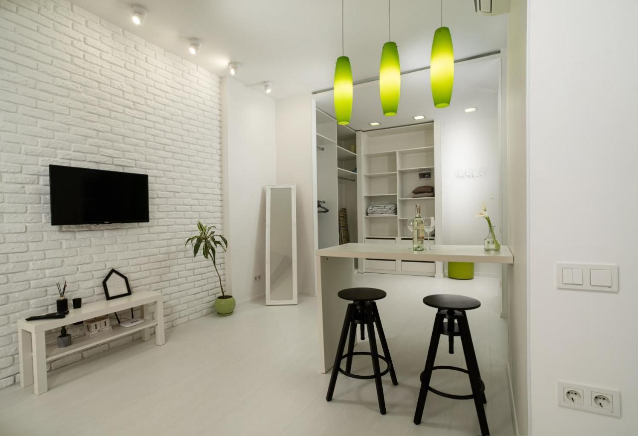 White Attic Apartment 敖德萨 外观 照片