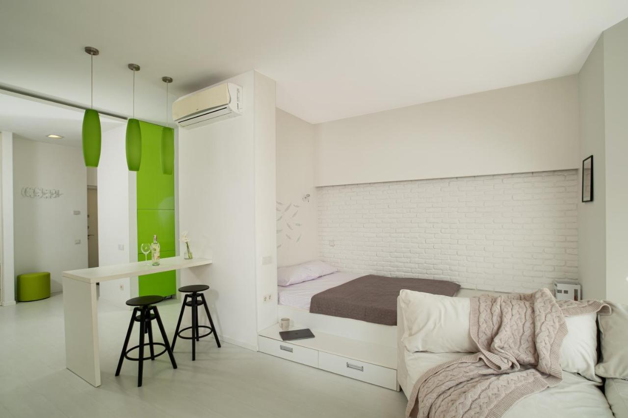 White Attic Apartment 敖德萨 外观 照片
